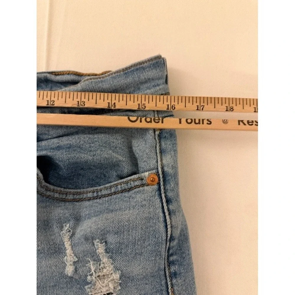 Levis Wedgie‎ Straight Distressed High Rise Jeans Light Wash Blue Size 32